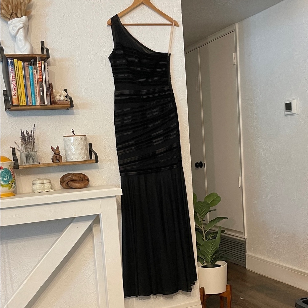 NWOT Halston Heritage Black One-Shoulder Dress Size 10